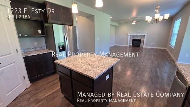 Photo - 1223 E Esty Dr