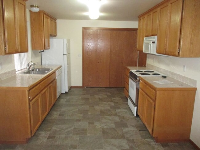 Photo - Stowe-8512 Unit 8514