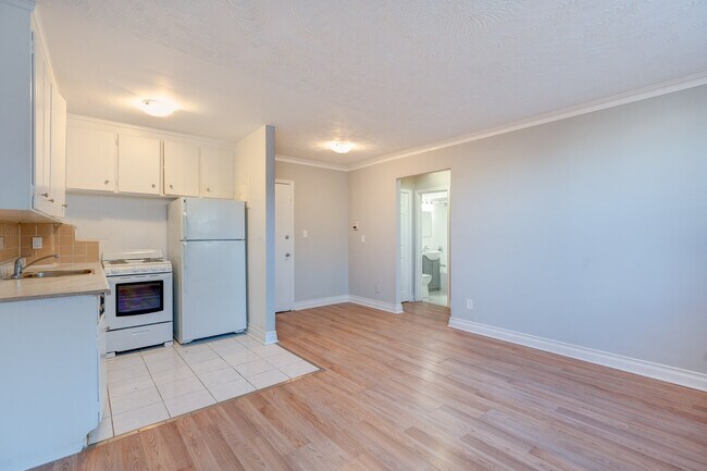 Photo - 8 Hector Ave