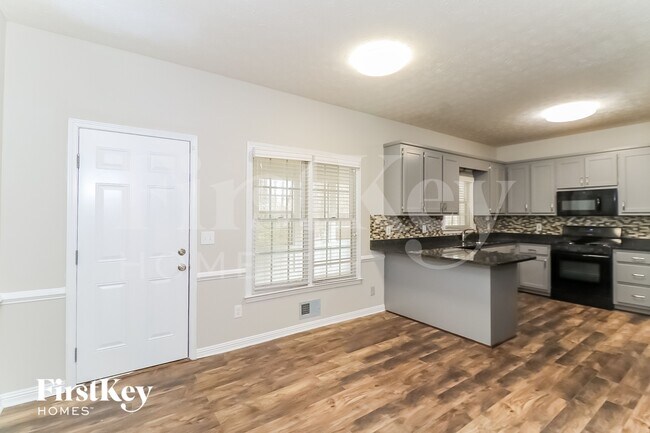 Photo - 7285 Wyngate Dr