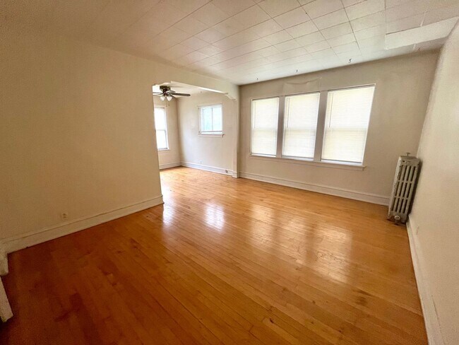Photo - 1716 E Newton Ave