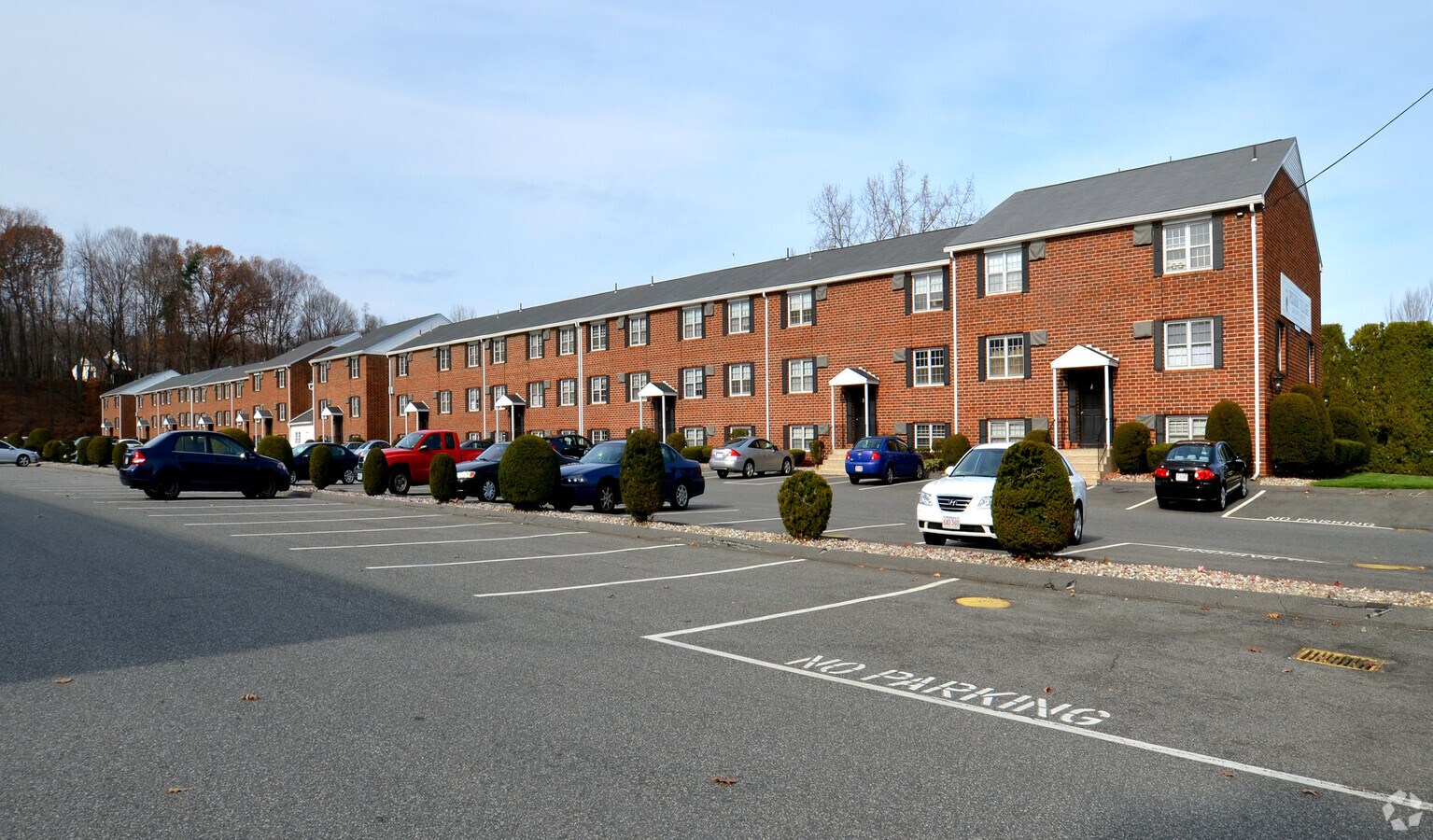 Pilgrim Village - Pilgrim Village Apartments