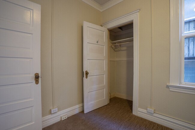 Photo - Alexander Apartments