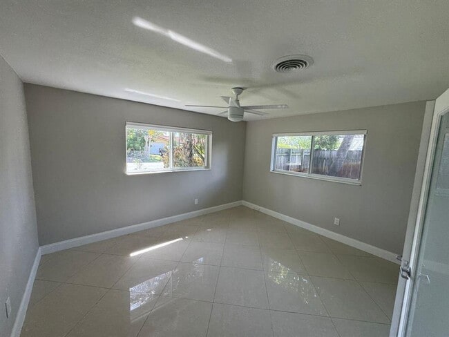 Photo - 4411 NE 15th Way