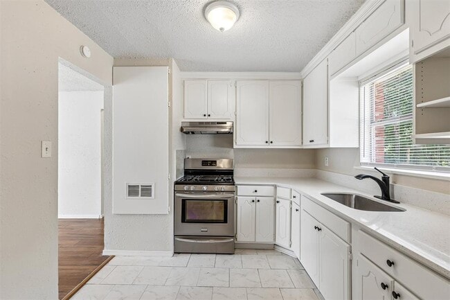 Photo - 1913 Elm Dr
