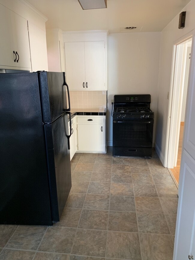 2431 Lincoln Ave Unit B