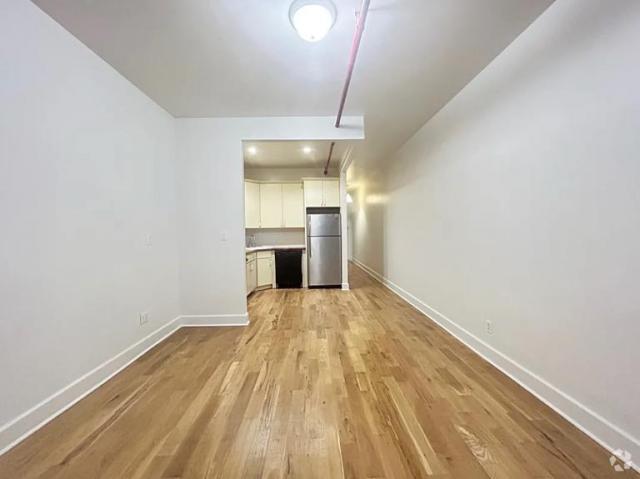 Building Photo - 1 bedroom in Brooklyn NY 11222 Unit 4 Rental