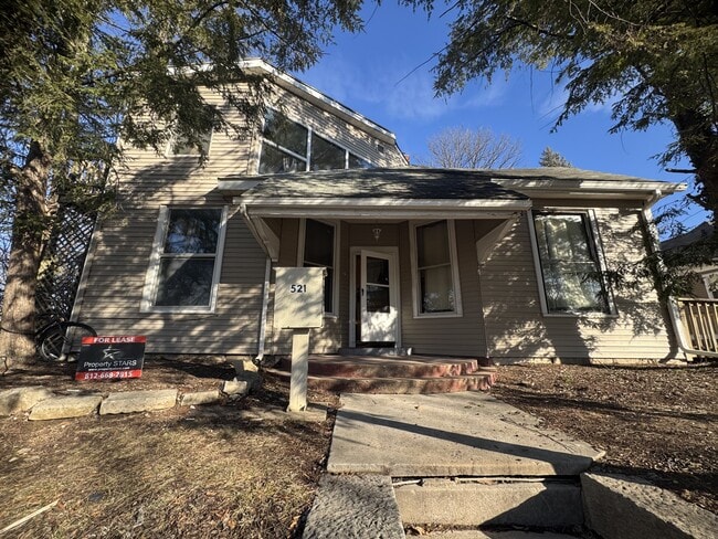 Photo - 521 E 7th St