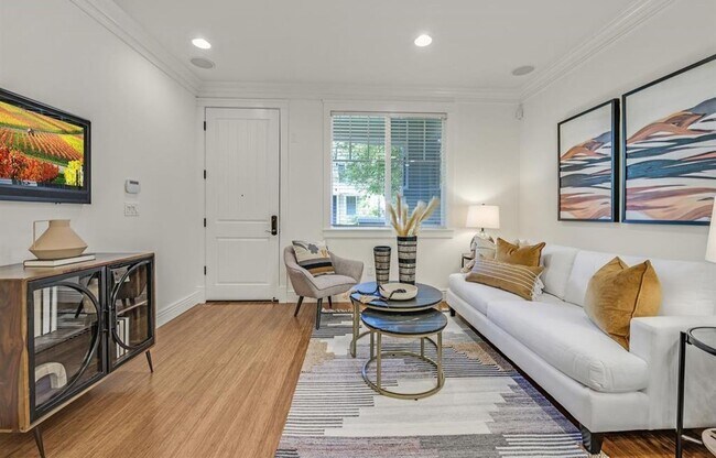 Photo - Stunning Ground-Floor 2 bd, 2 ba- Danville... Unidad 211