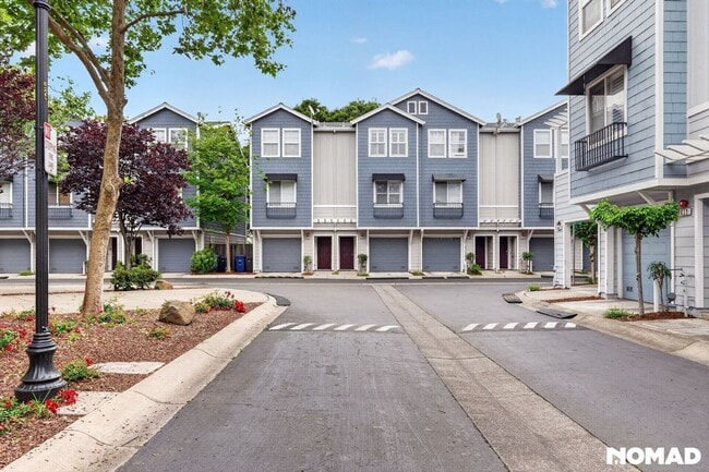 Photo - 22876 Charing St