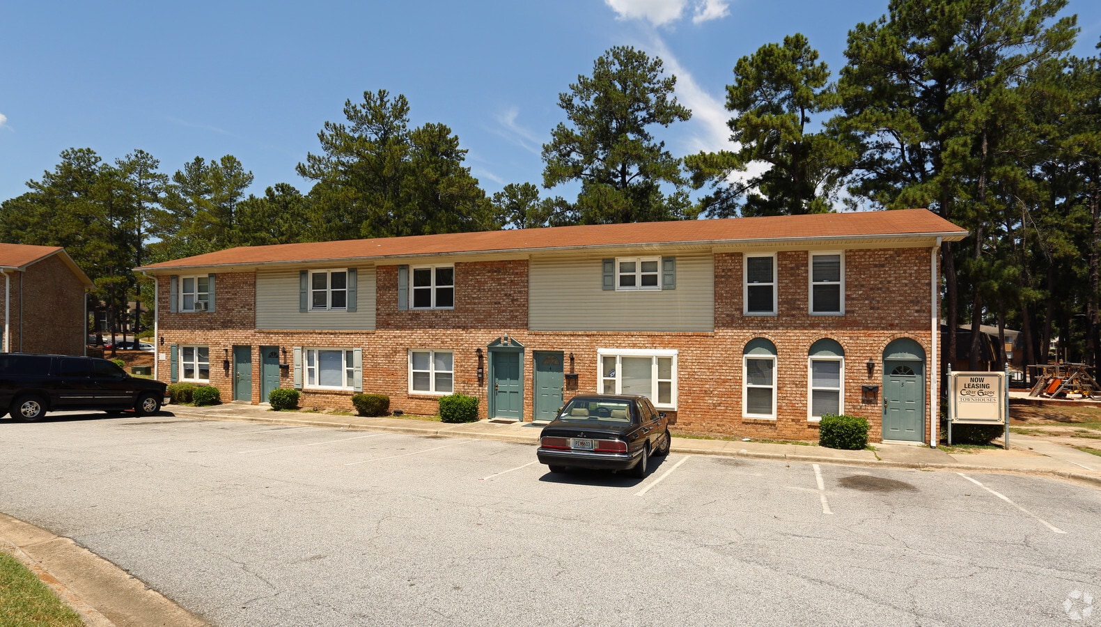 Photo - Richmond Hills Apartments