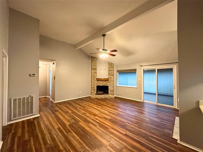 Photo - 16910 Village Oak Loop