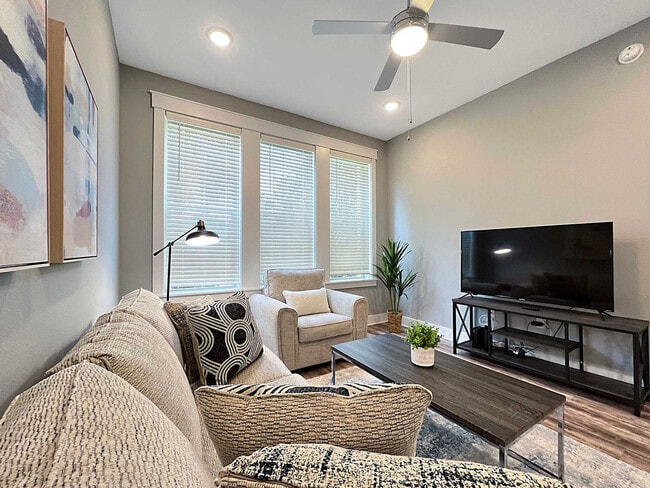 Photo - 4310 W Spruce St Unidad SI FL1-ID1504548P