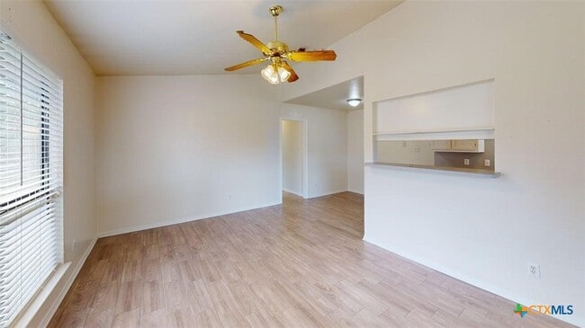Photo - 802 Hackberry St
