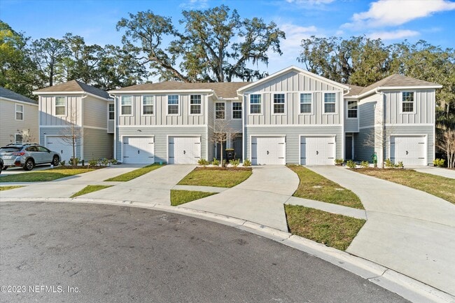 Photo - 5893 Creekside Crossing Dr