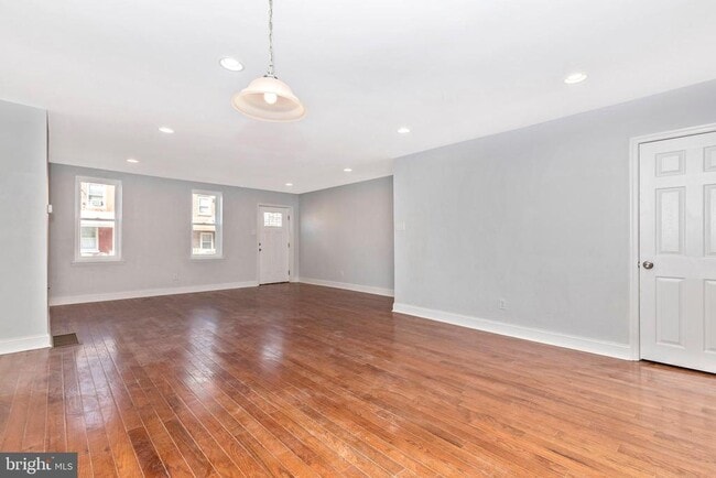 Photo - 3730 Wallace St