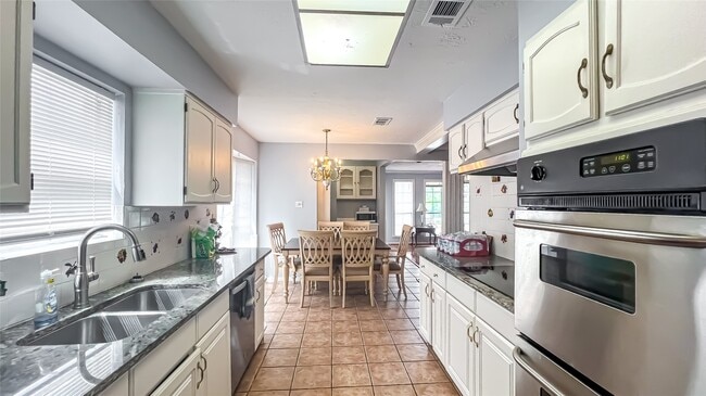 Building Photo - 9206 Hendon Ln