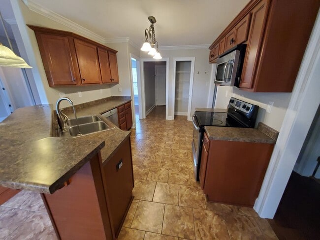 Photo - 486 Bell Cir