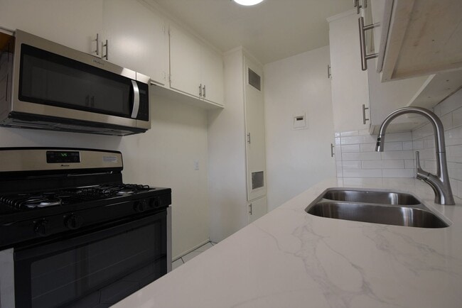 Photo - 5915 Fair Ave Unidad 5915