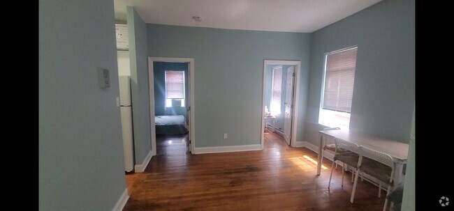 Building Photo - Charming Unit Near T with Heat and Hot Wat... Rental