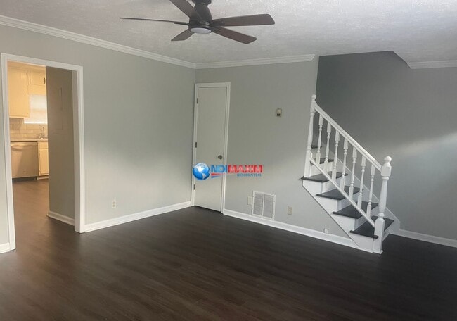 Photo - Renovated apartment part of a 4-plex in Sn... Unit 2605 Parkside Way
