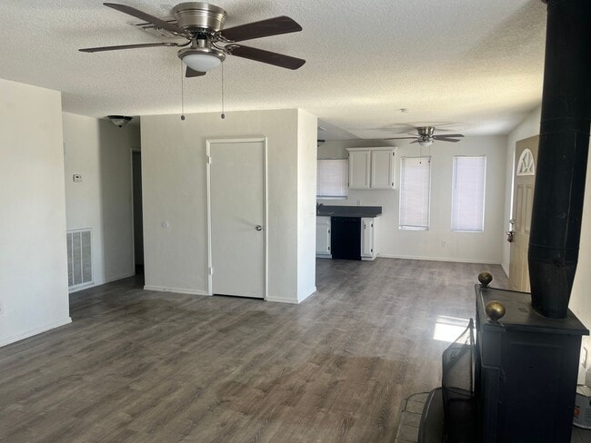 Photo - 3541 Tecumseh Dr Unidad C