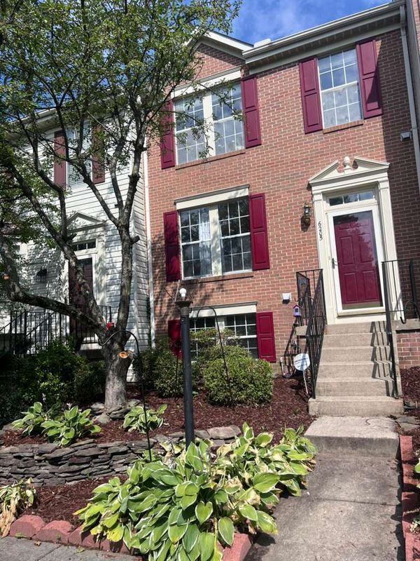 Photo - 6205 Abbottsbury Row