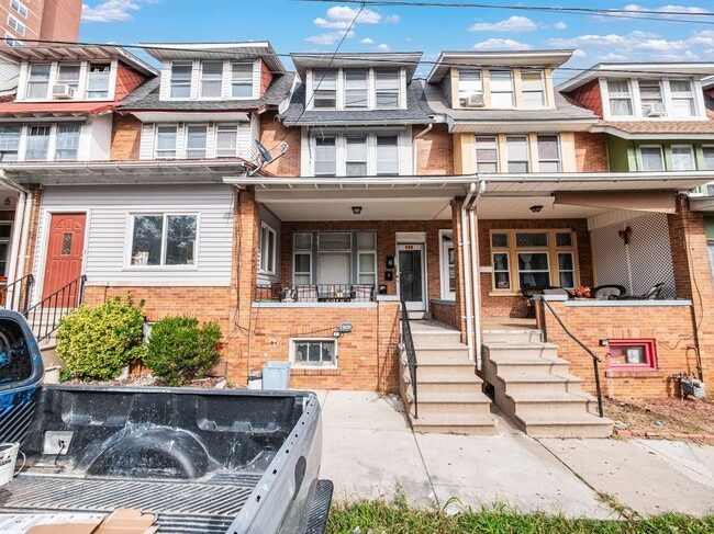 Photo - 135 S 15th St