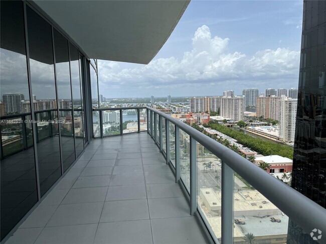 Building Photo - 17121 Collins Ave Unit 2508 Rental