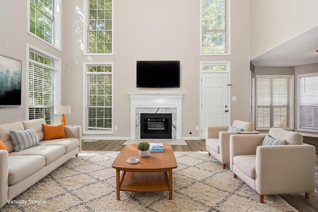 Photo - 1374 Buckingham Dr