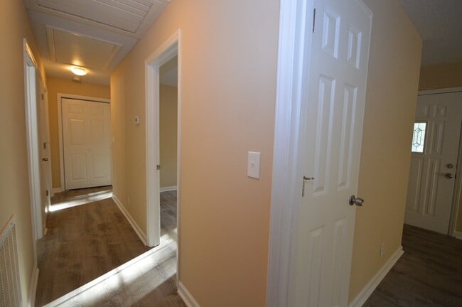 Photo - 106 N Bell Haven St