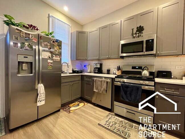 Photo - 1725 N Honore St Unidad 1R