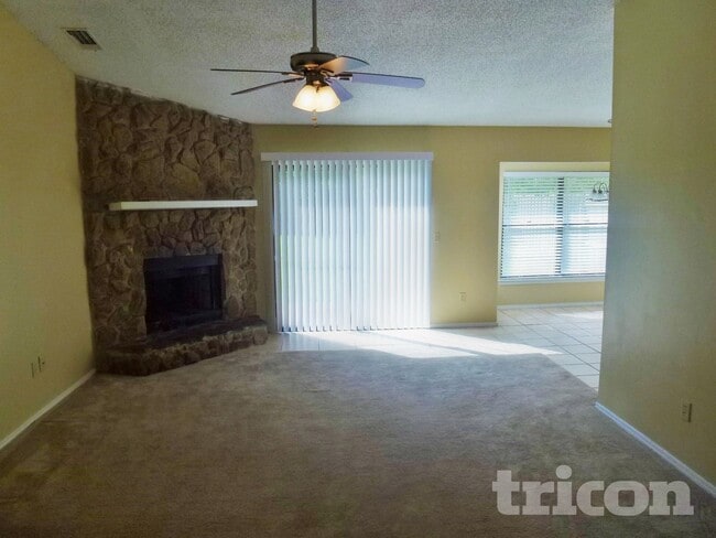 Photo - 1805 Clover Ct