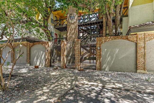 Building Photo - 806 W 24th St Unit 214 Rental