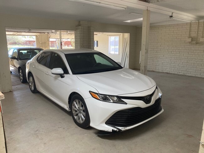 Full 4 car garage - 5400 W Calle Cayeus Unidad A