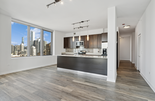 Building Photo - 451 W Huron St Unit 1 Rental