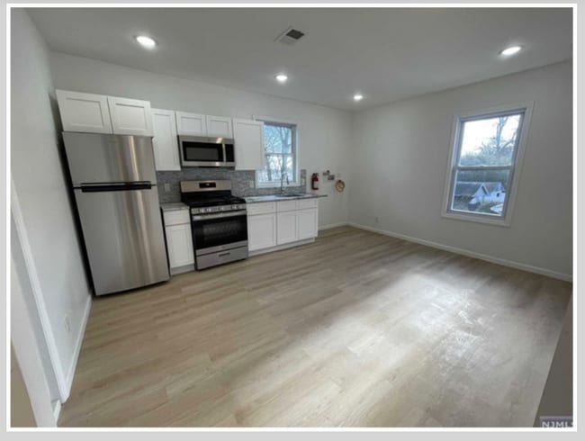82 Jacoby St Unit 2