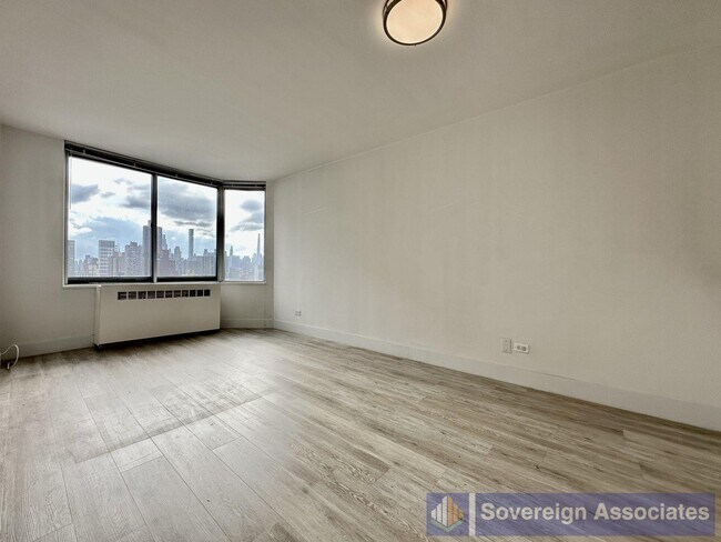 Photo - 1735 York Ave Unidad 14F