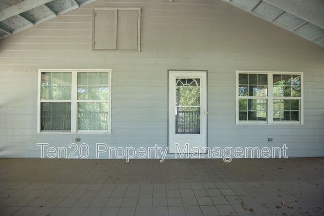Building Photo - 5125 13th Ave Unit 2 Rental