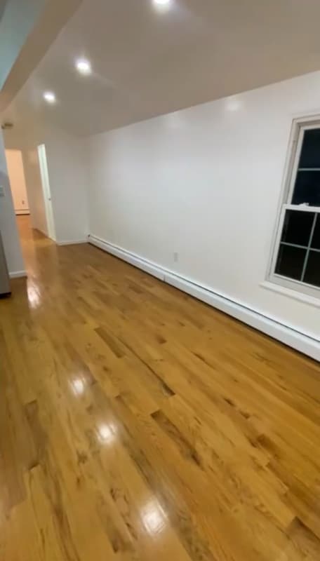 Photo - 122-07-122142 142nd Pl