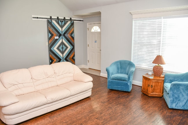 Photo - 2546 Bascom Dr