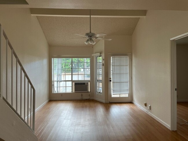 Photo - Crosspointe Townhouse - 2 bedrooms, 2 bath unit w/2 parking stalls - Avail 4/1/26