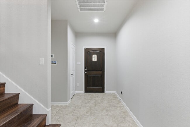 Photo - 1611 N City Oaks Ln