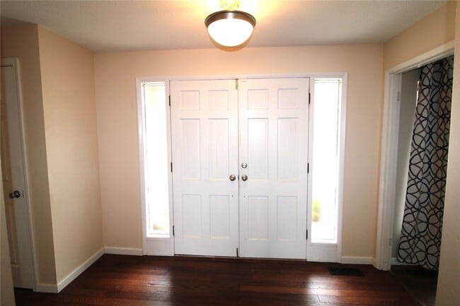 Photo - 736 Henry Ave