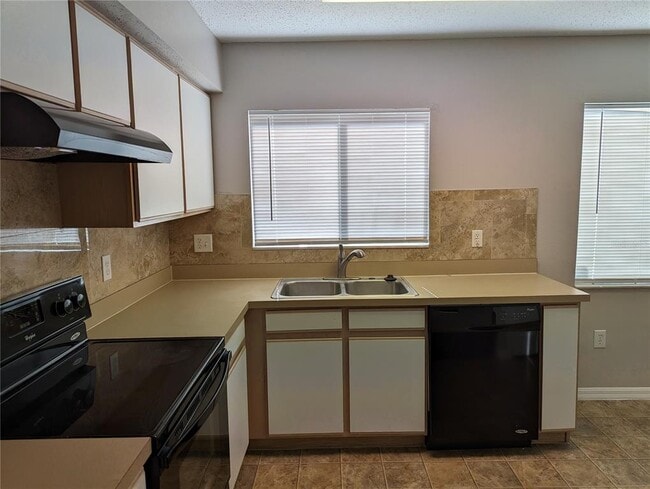 Photo - 3120 Summer House Dr