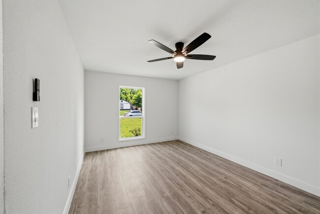 Photo - 10406 Broadstairs St