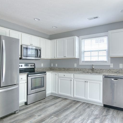 Photo - 700 Twisted Oak Dr NW