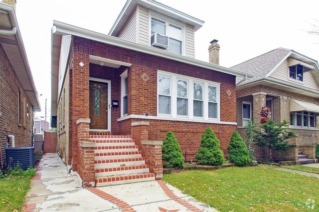 Building Photo - 5855 N Austin Ave Rental