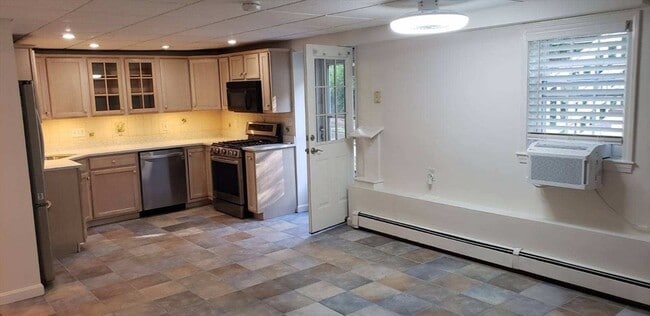 27 Tayla Dr Unit 1