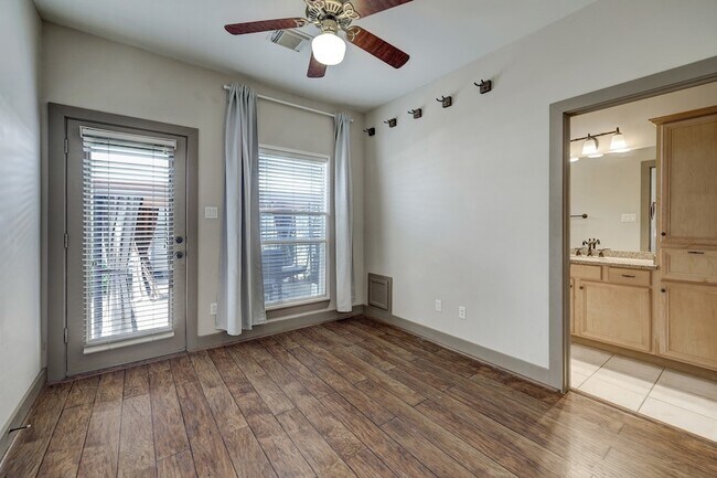 Photo - 953 Patterson St